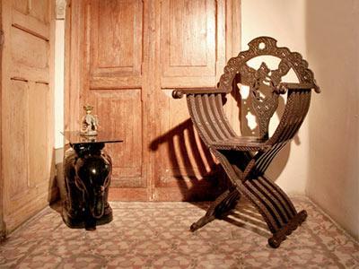 image-housing-carousel