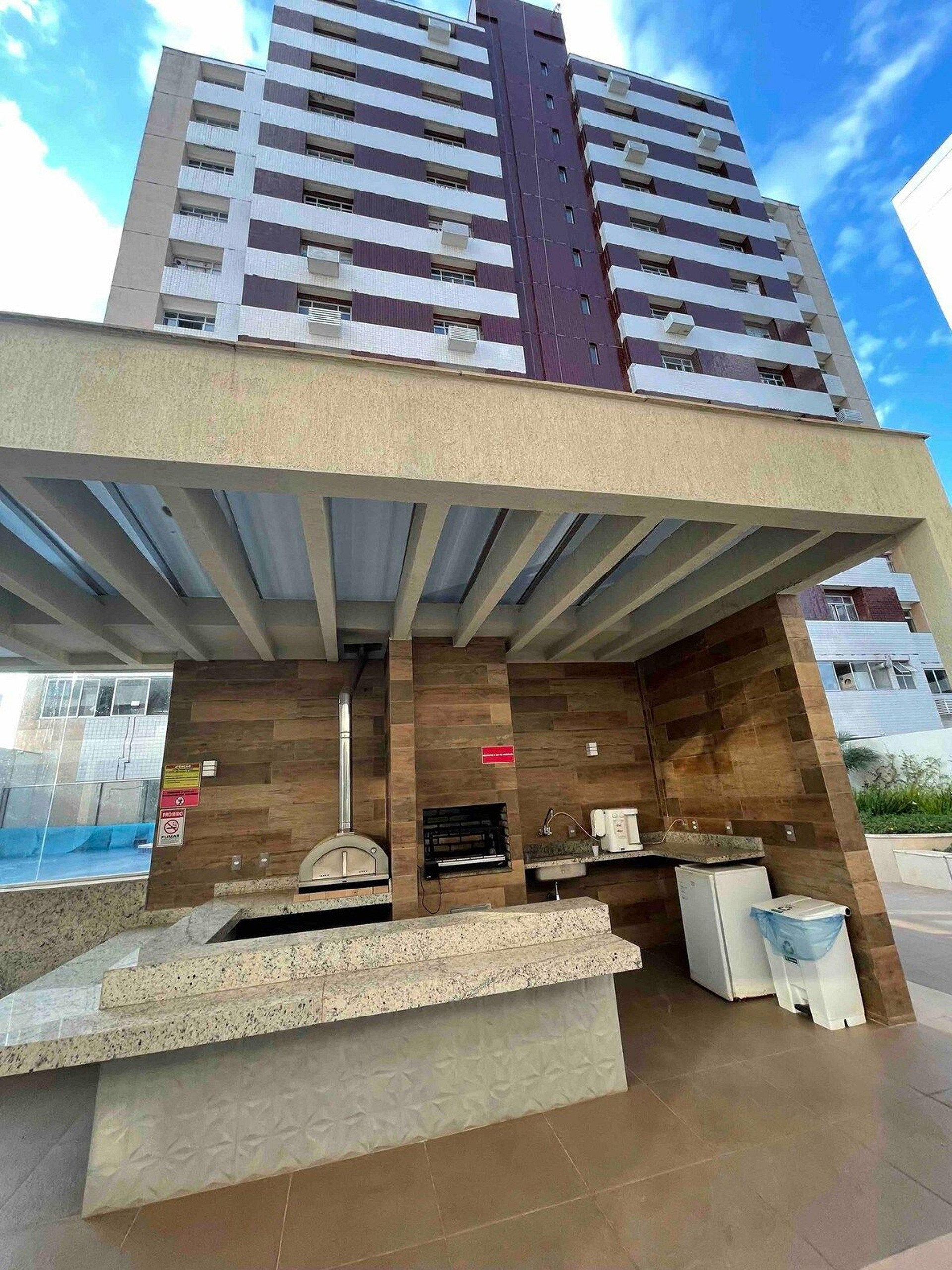image-housing-carousel
