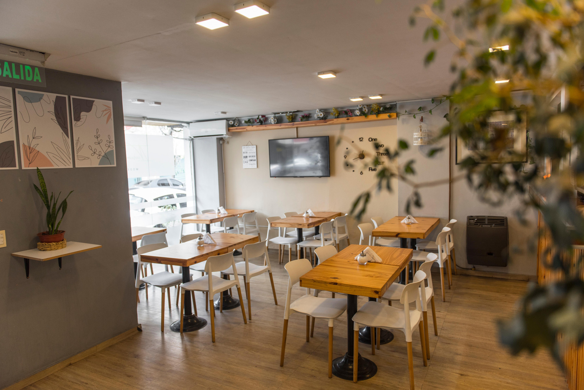 image-housing-carousel