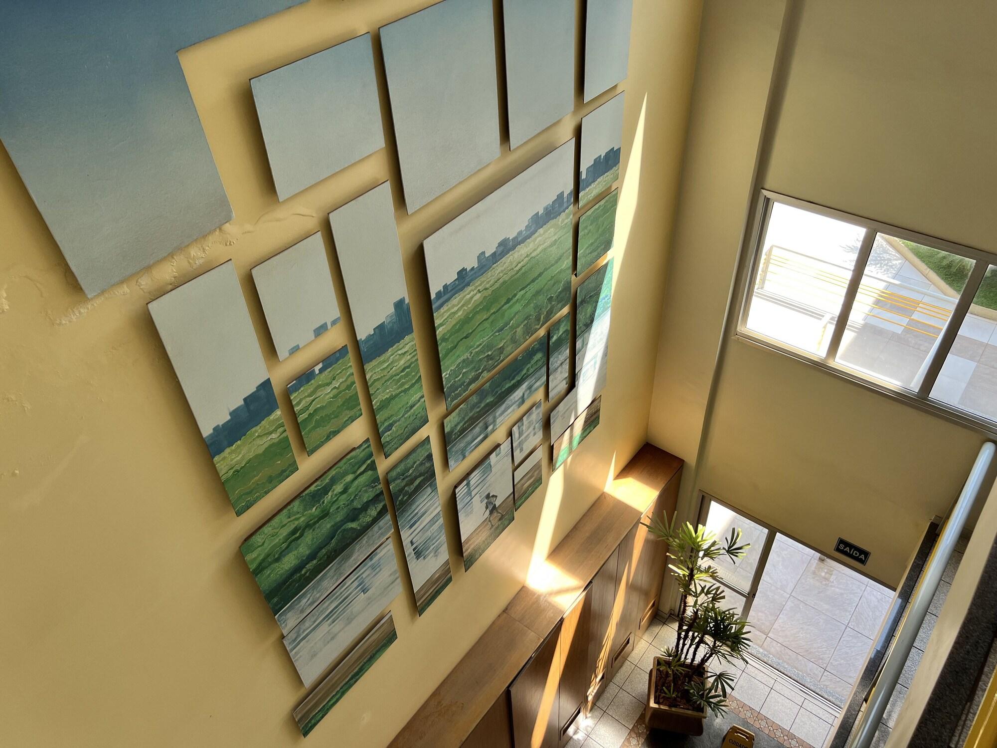 image-housing-carousel