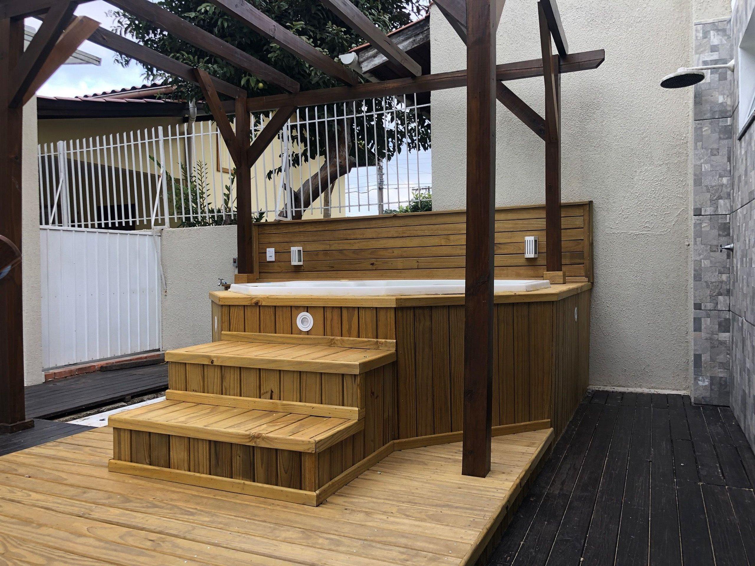 image-housing-carousel