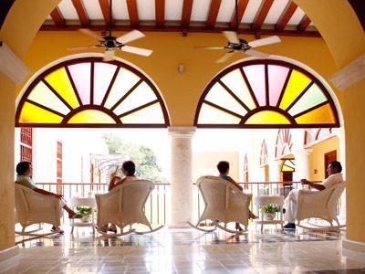 image-housing-carousel
