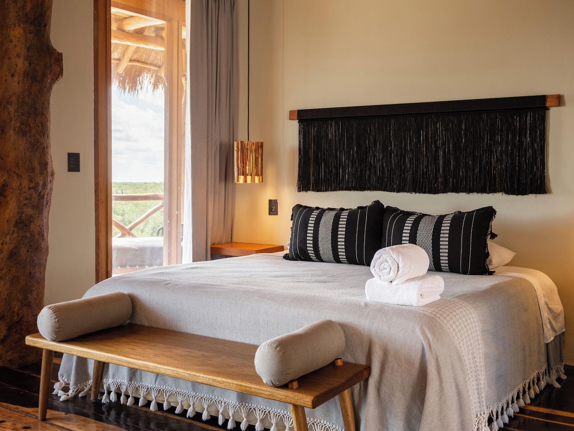 Mangle Suite - Standard King Room