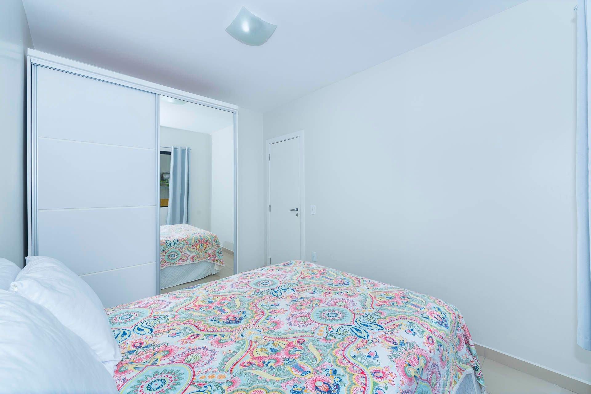 image-housing-carousel