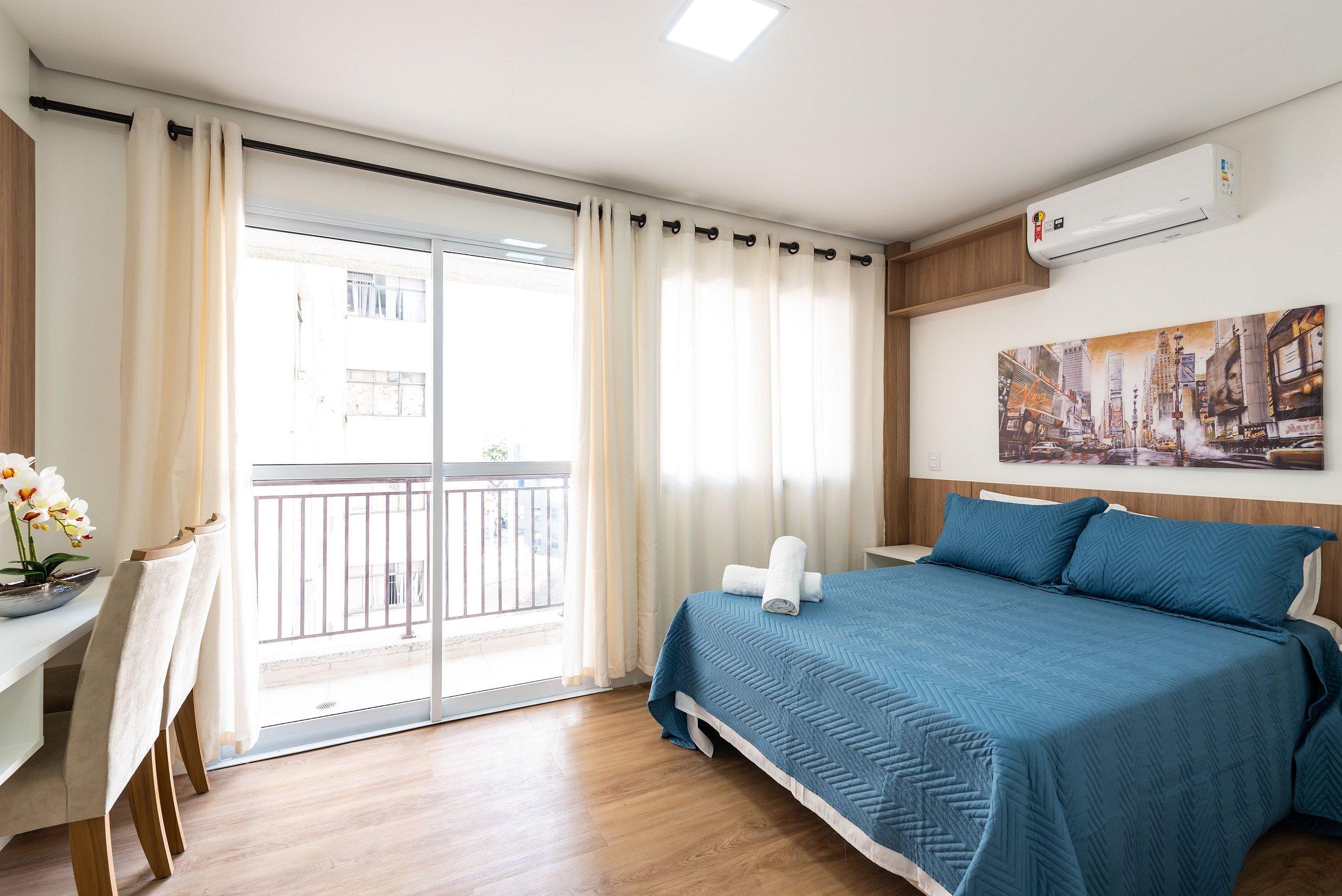 image-housing-carousel