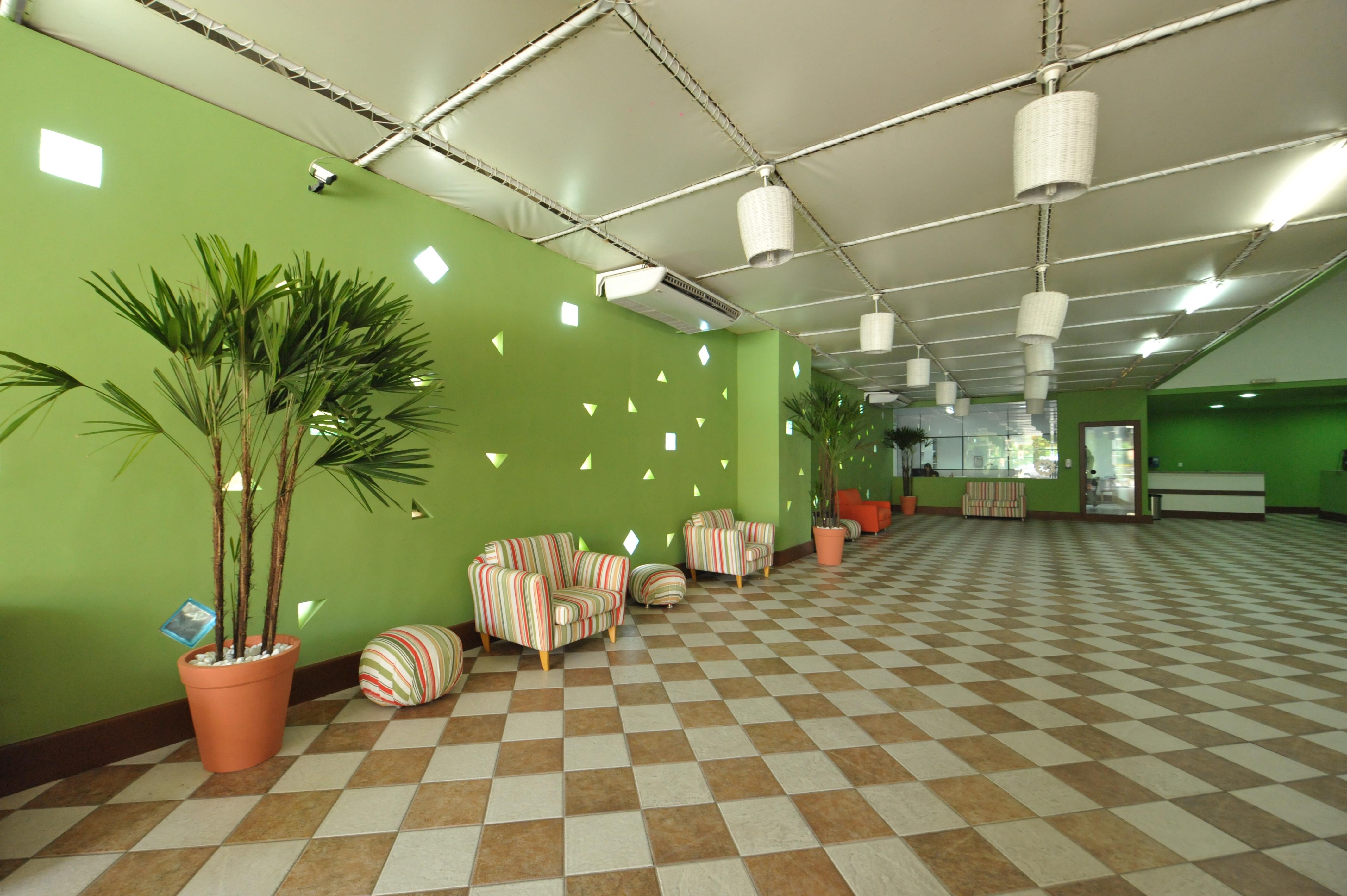 image-housing-carousel