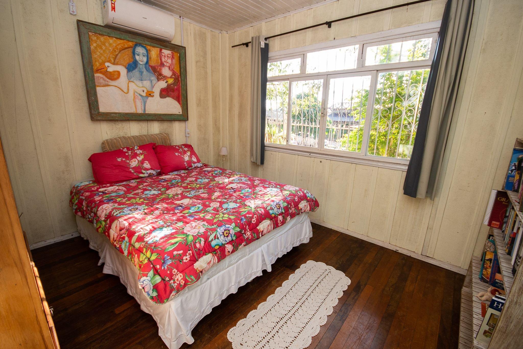 image-housing-carousel