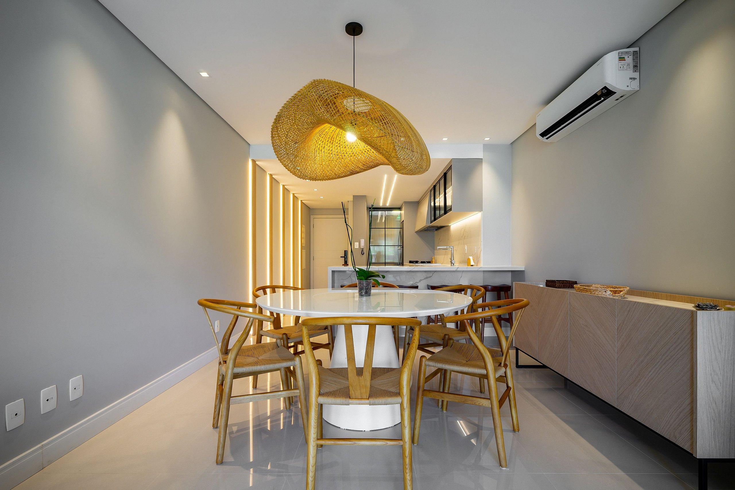 image-housing-carousel