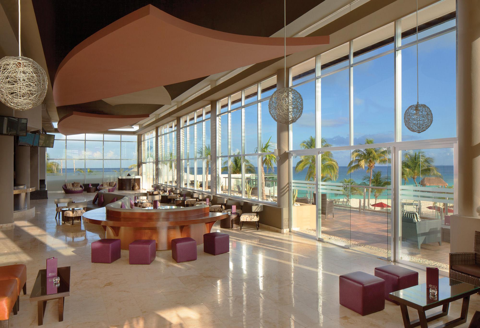 image-housing-carousel