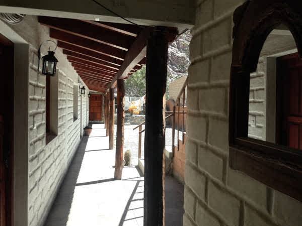 image-housing-carousel