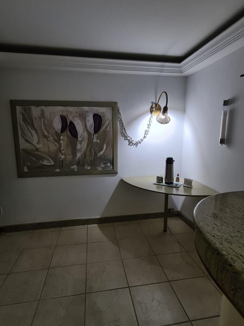 image-housing-carousel