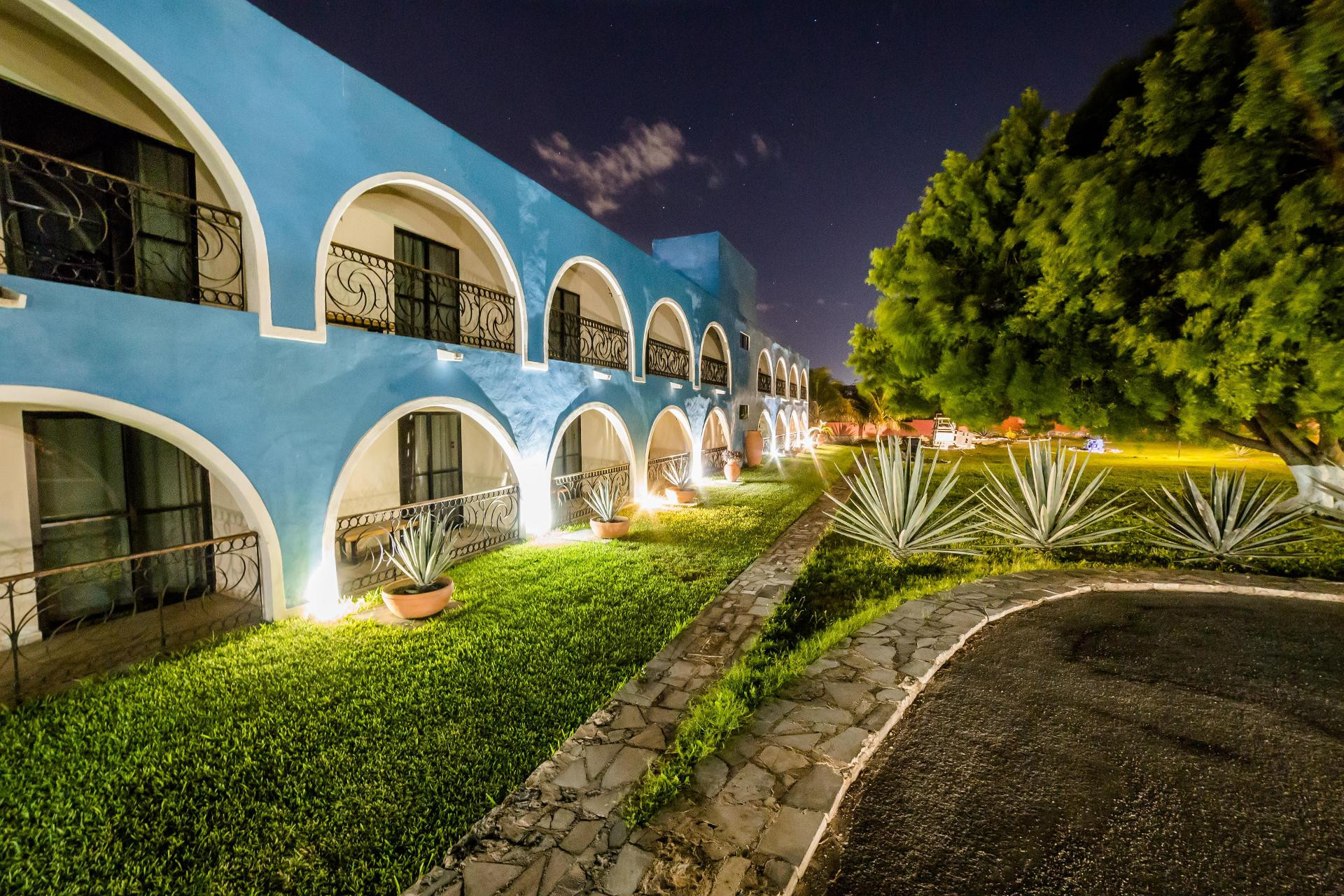 image-housing-carousel