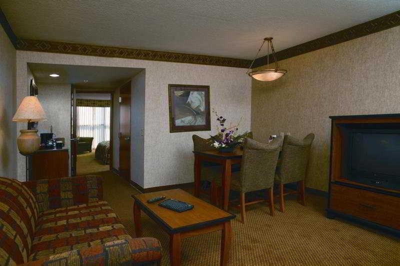 image-housing-carousel