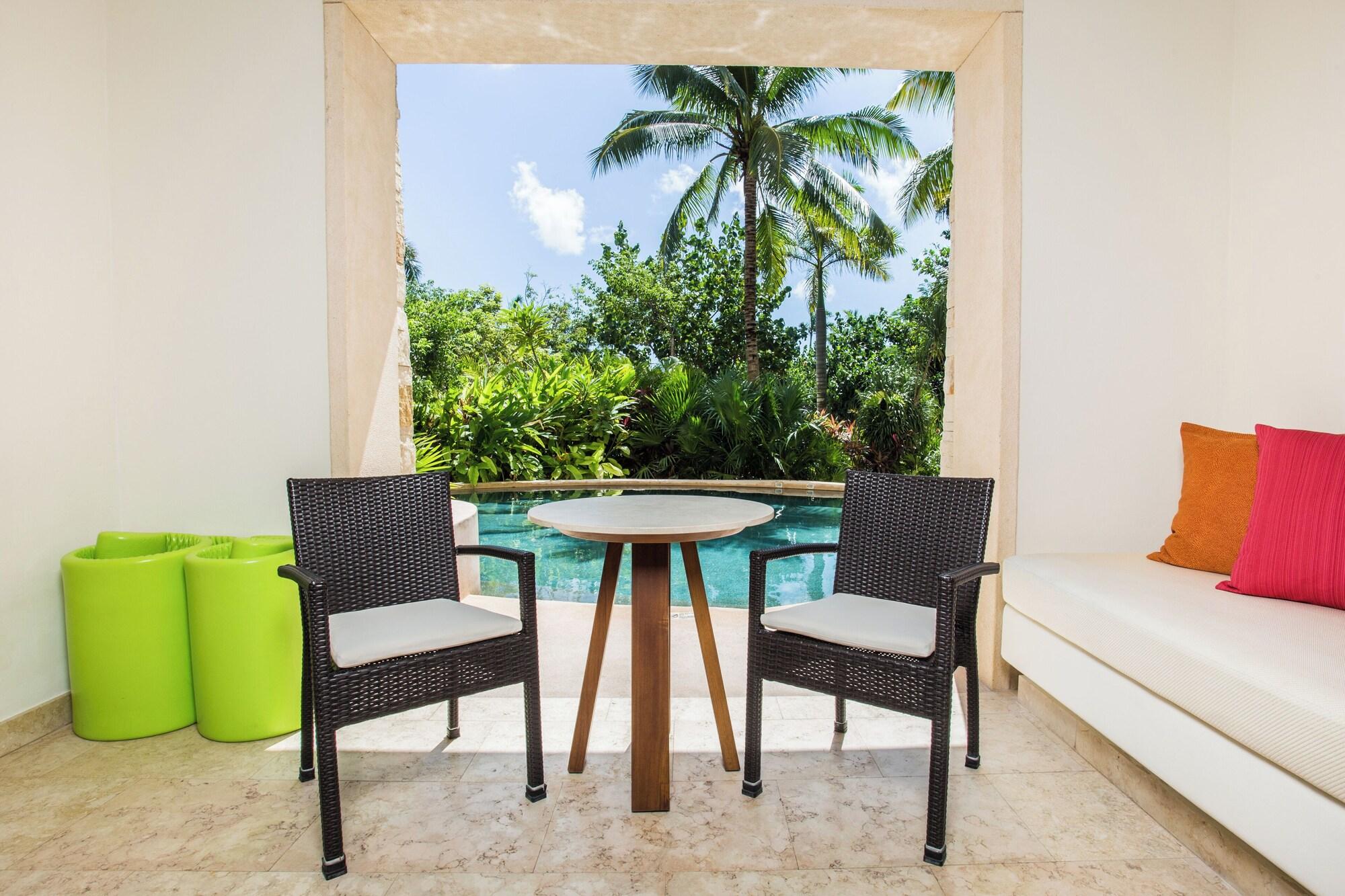 Junior Suite Swim Out Double