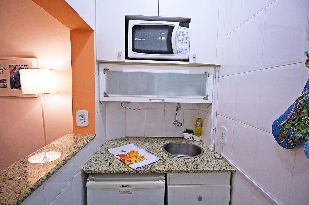image-housing-carousel