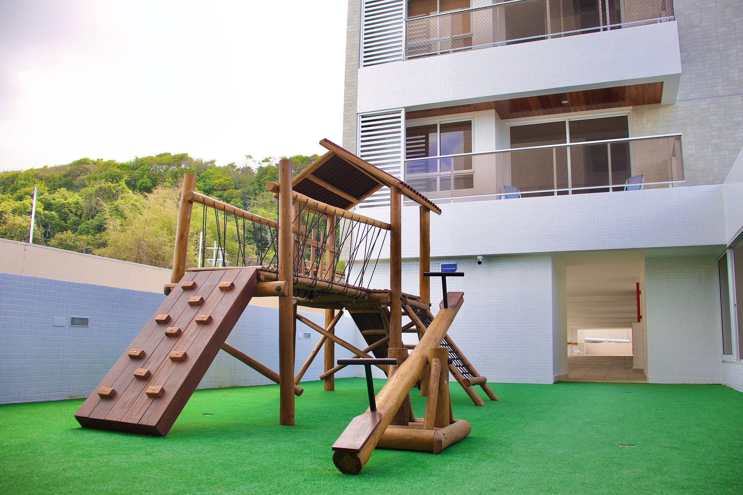 image-housing-carousel