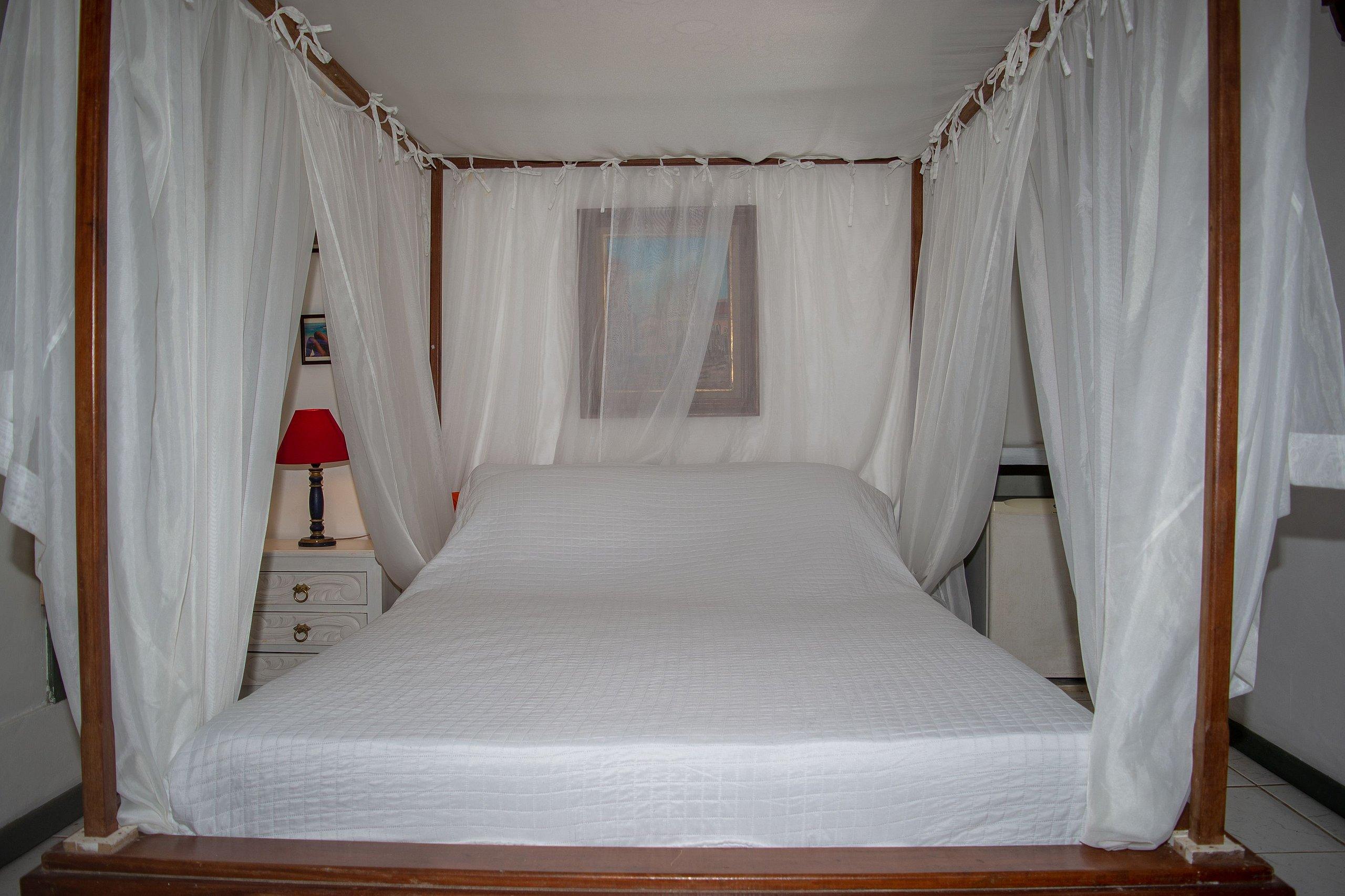 image-housing-carousel