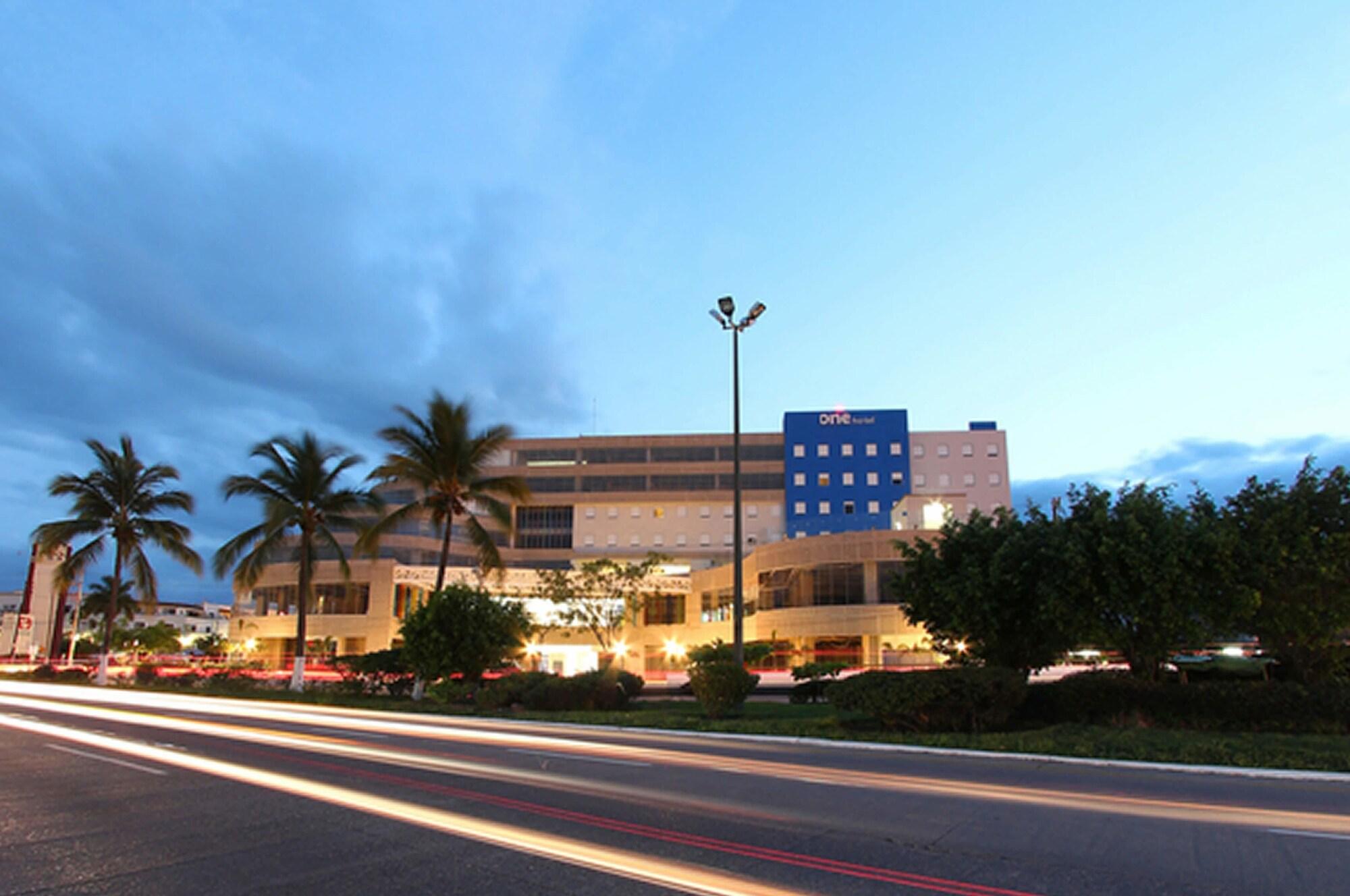 One Puerto Vallarta Aeropuerto