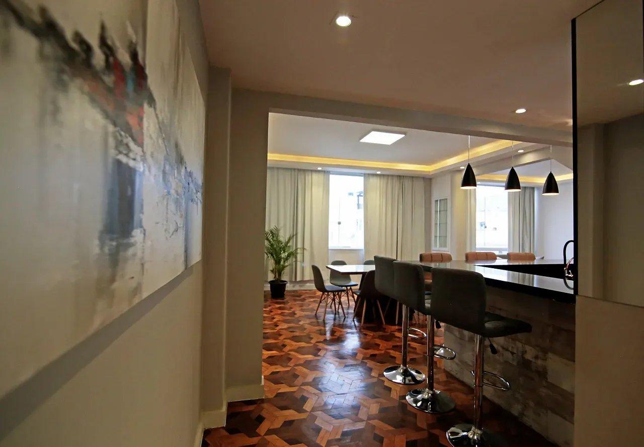 image-housing-carousel