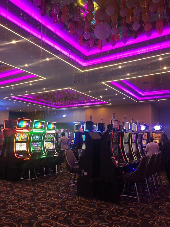 image-housing-carousel