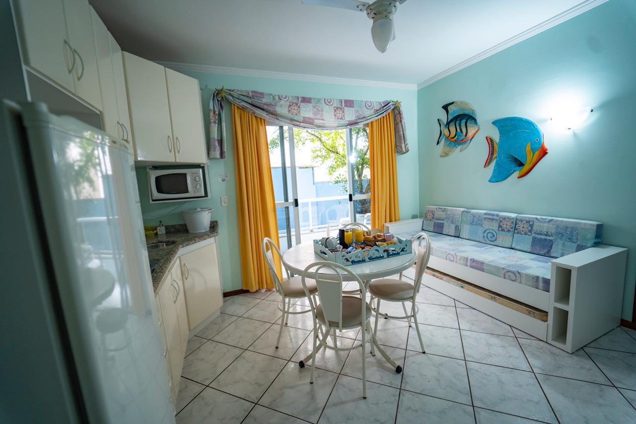 image-housing-carousel