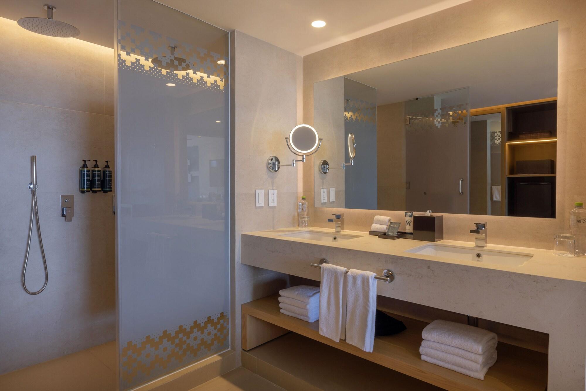 Luxury Junior Suite Ocean Front Terrace Jacuzzi
