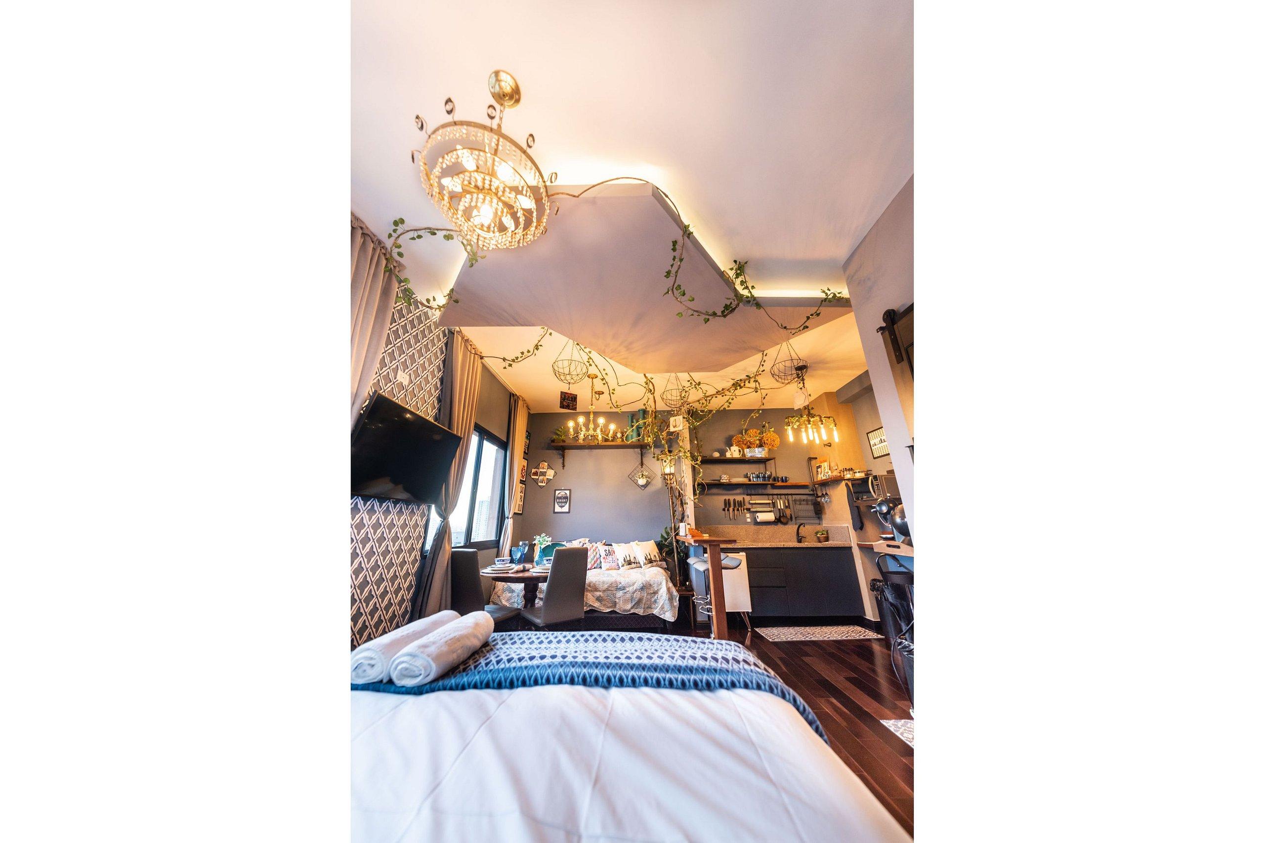 image-housing-carousel
