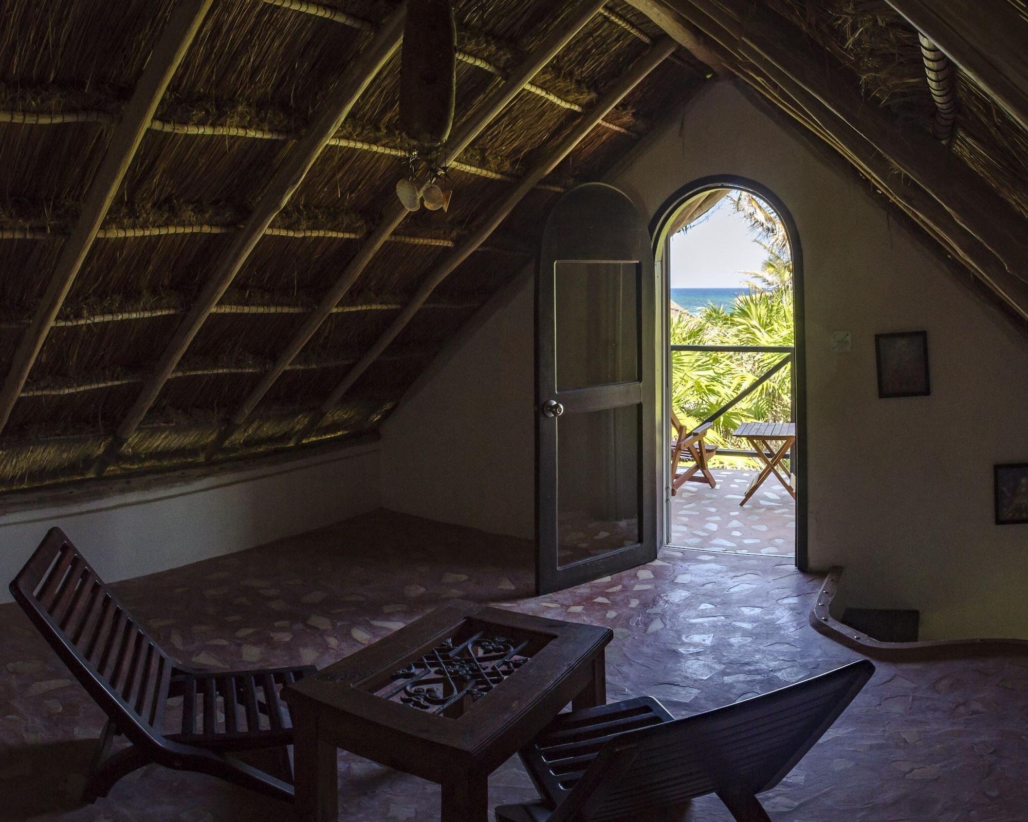 Pajaro Azul Caribbean Bungalow