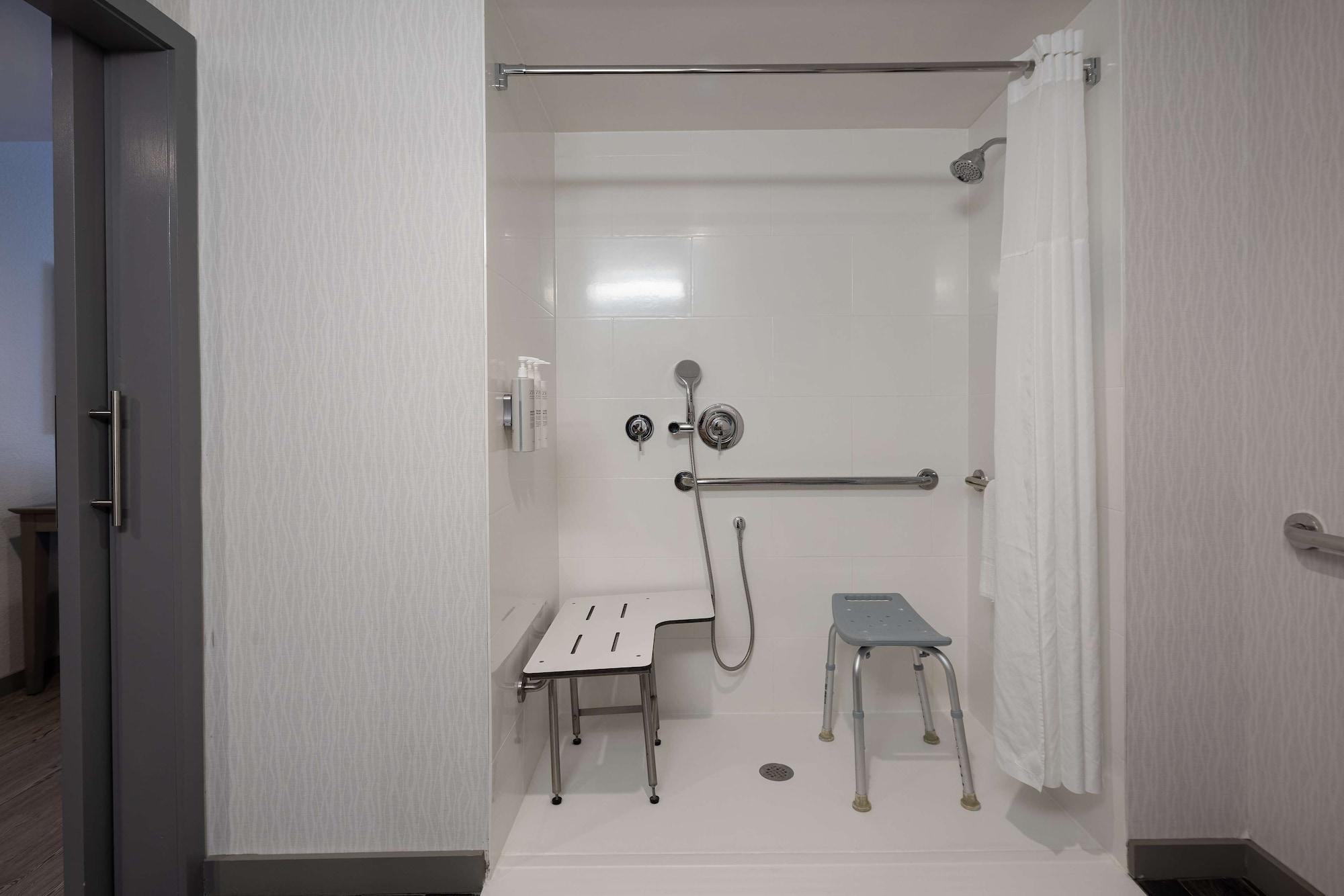 image-housing-carousel