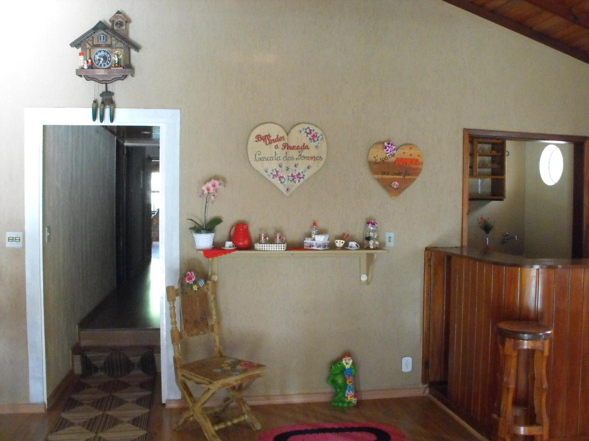 image-housing-carousel