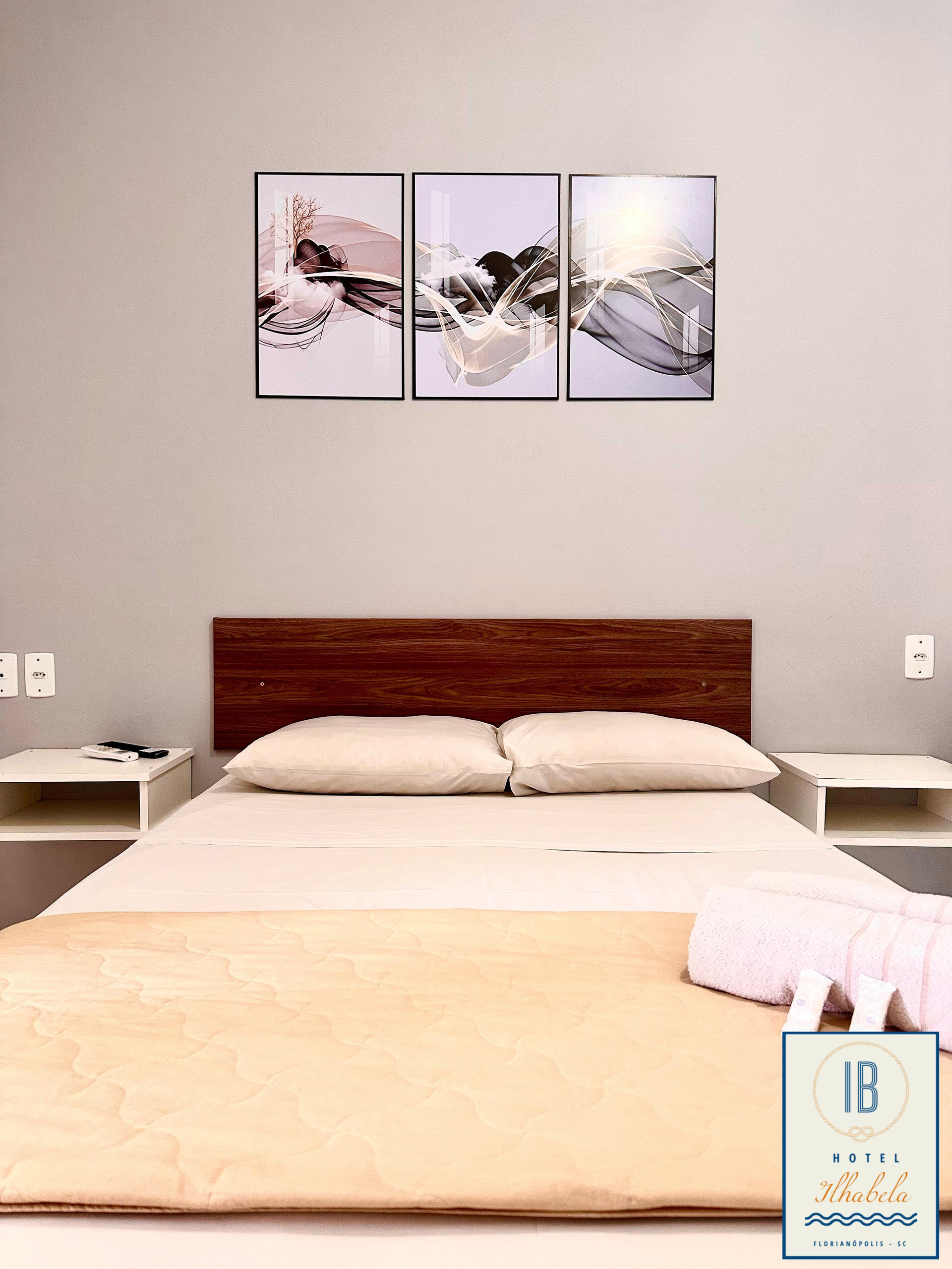 image-housing-carousel