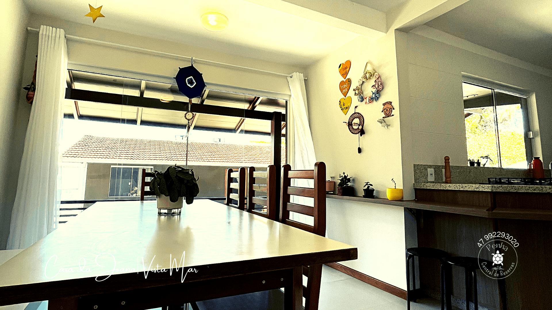 image-housing-carousel