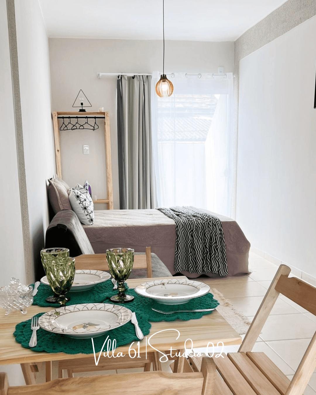image-housing-carousel