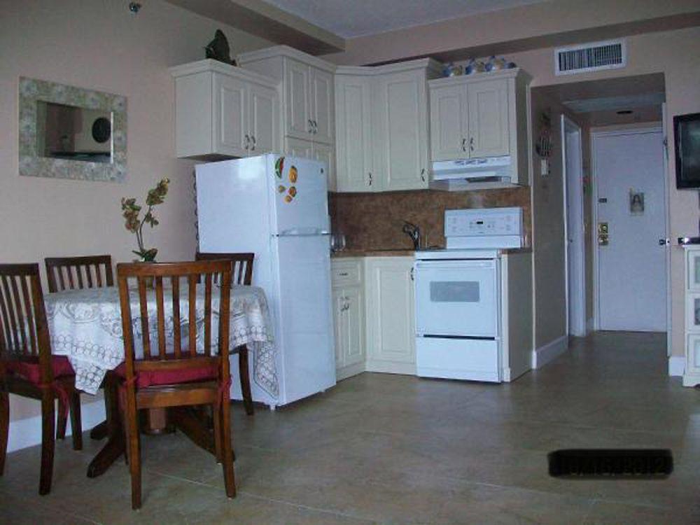 image-housing-carousel