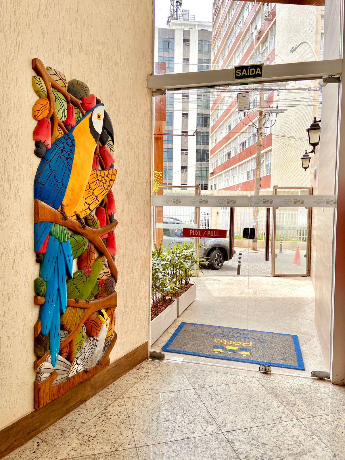 image-housing-carousel