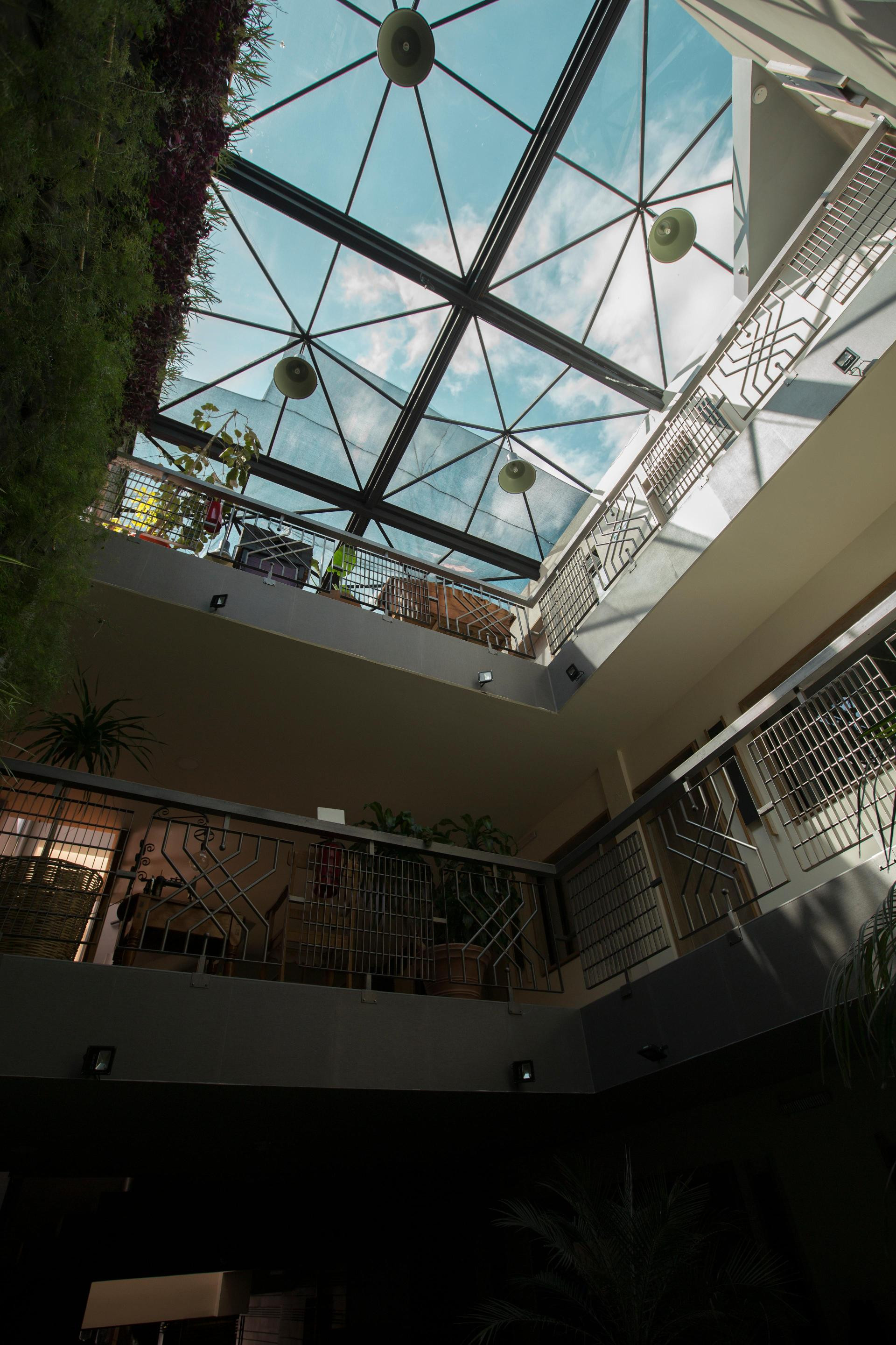 image-housing-carousel