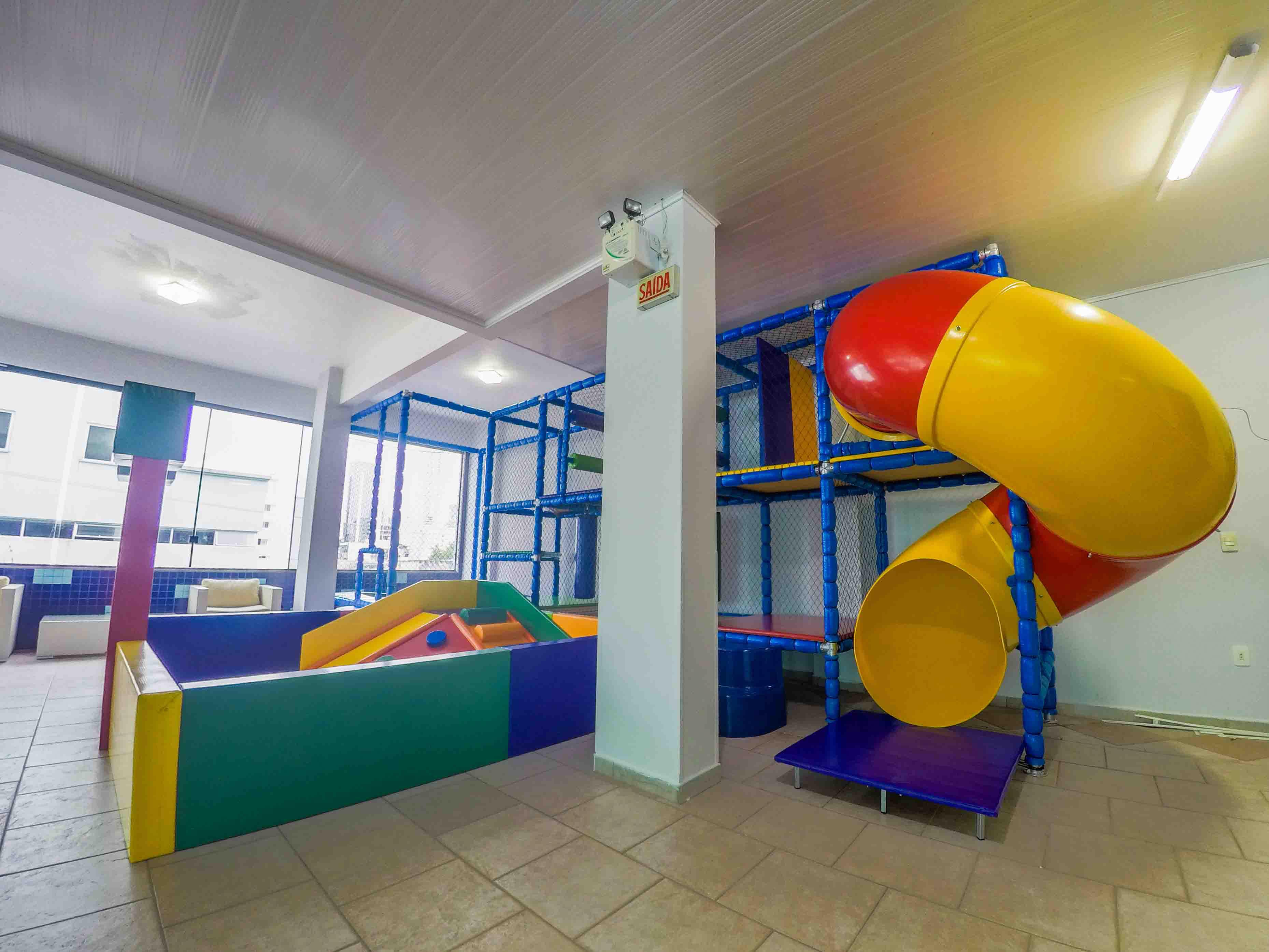 image-housing-carousel