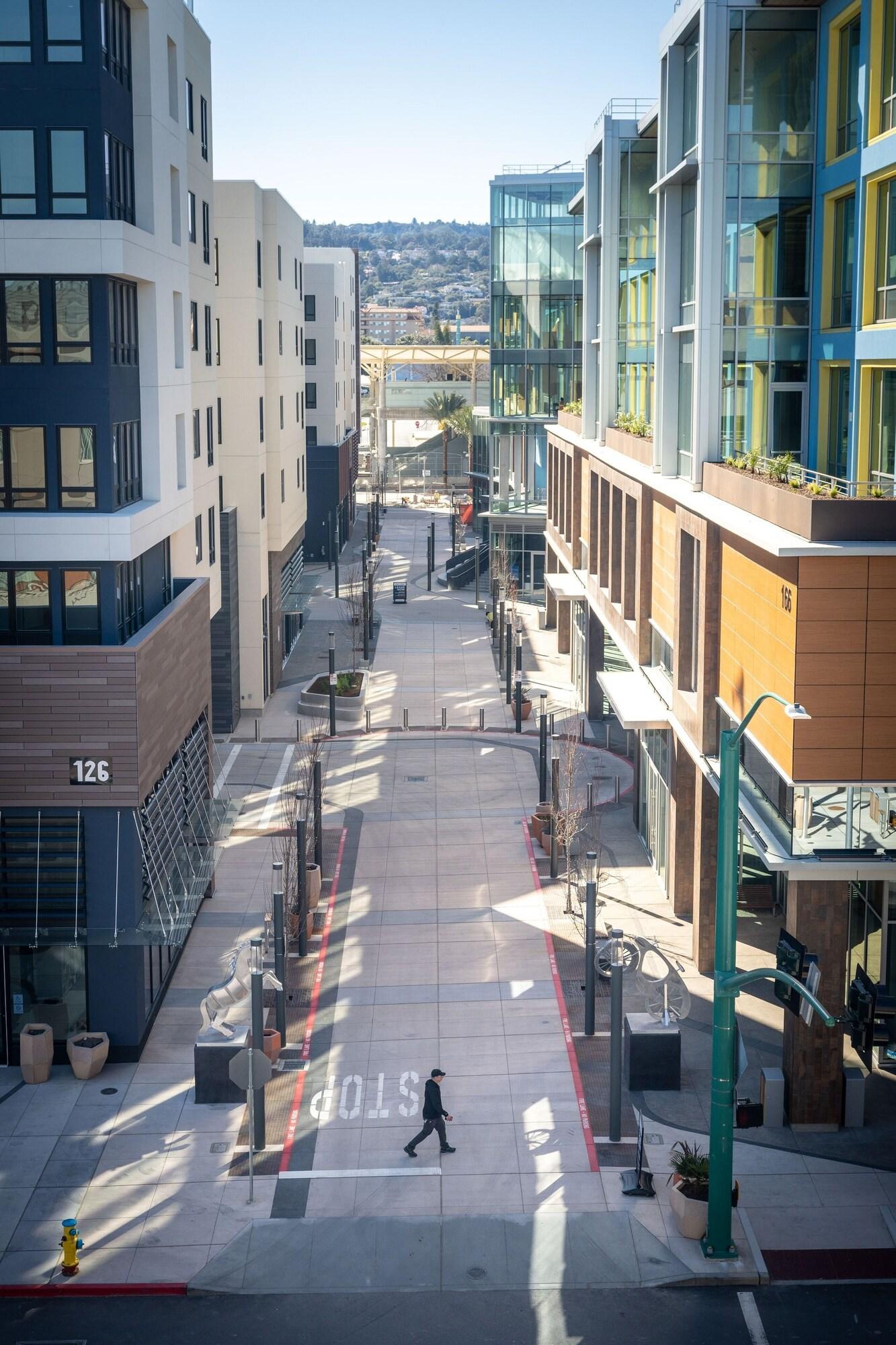 image-housing-carousel