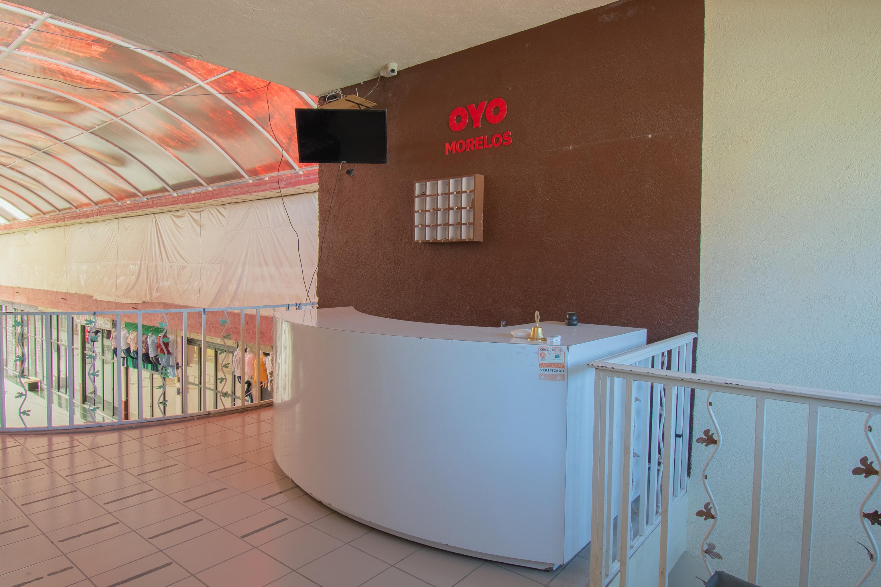 image-housing-carousel