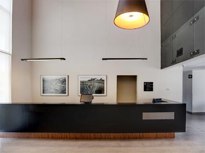 image-housing-carousel