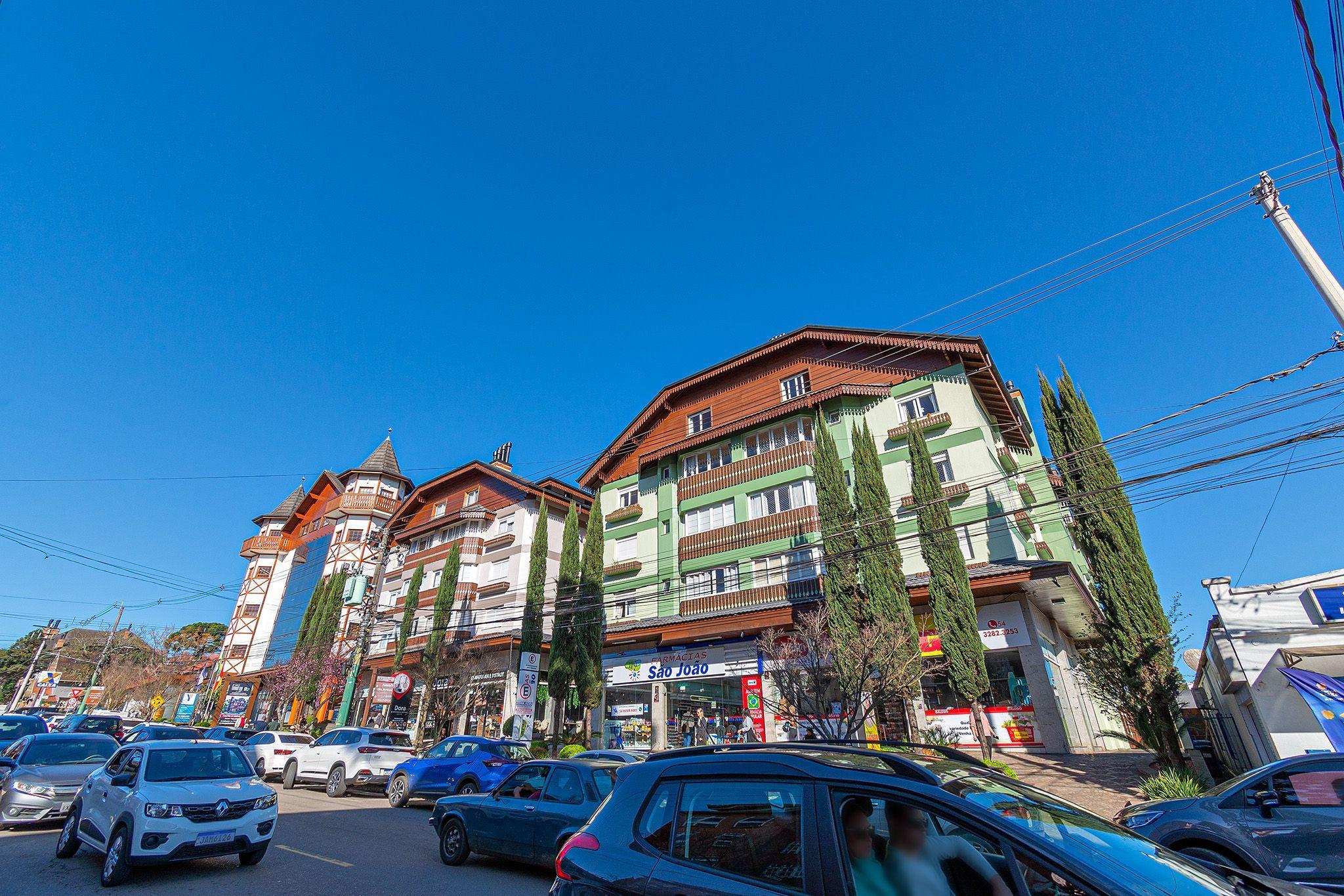 image-housing-carousel