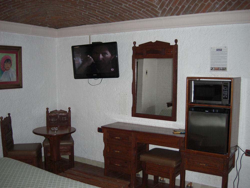 image-housing-carousel