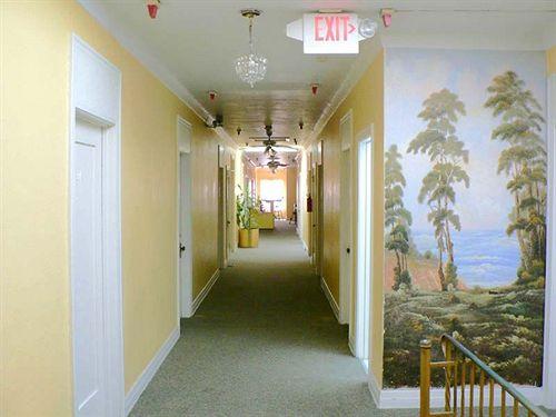 image-housing-carousel