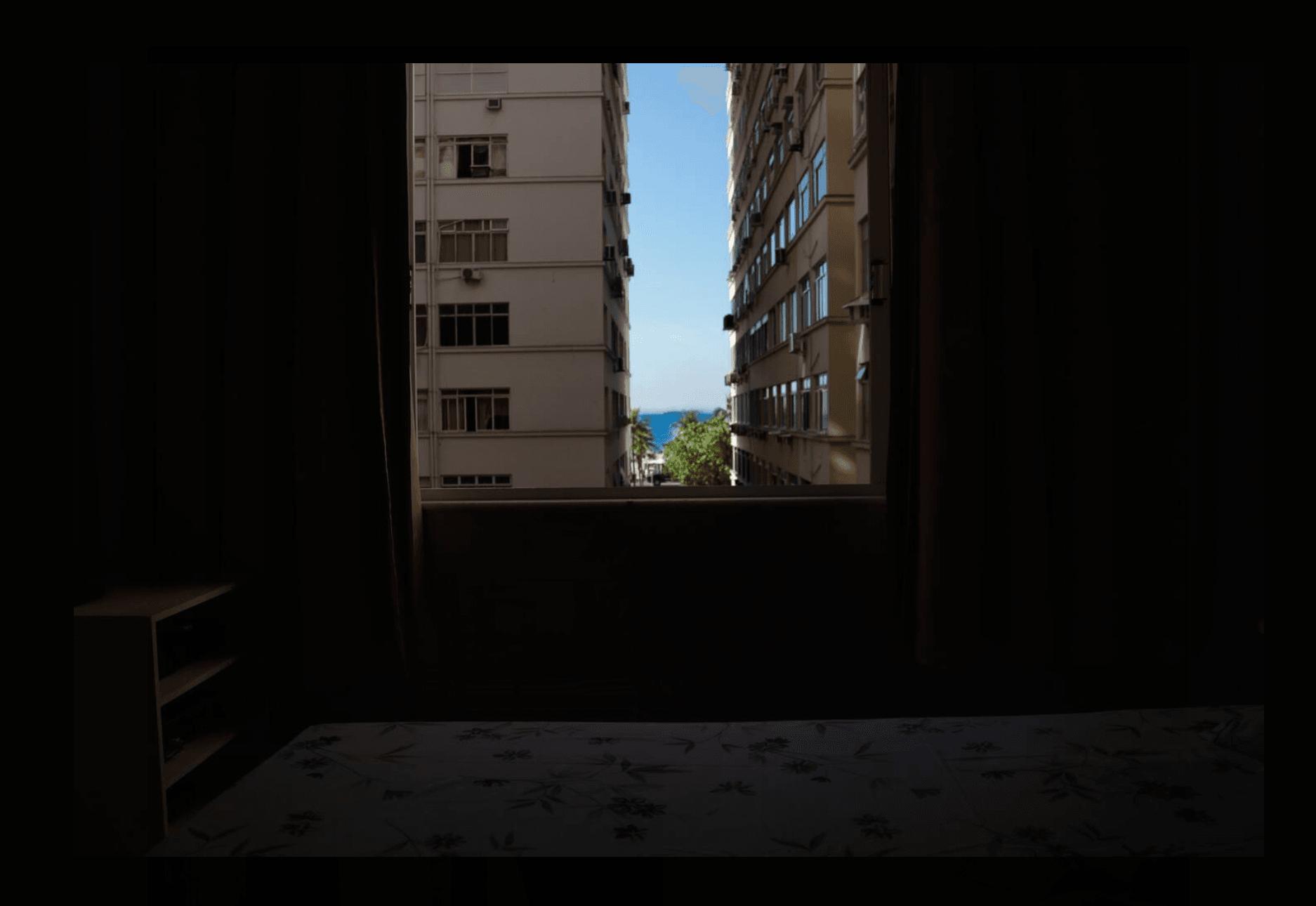 image-housing-carousel