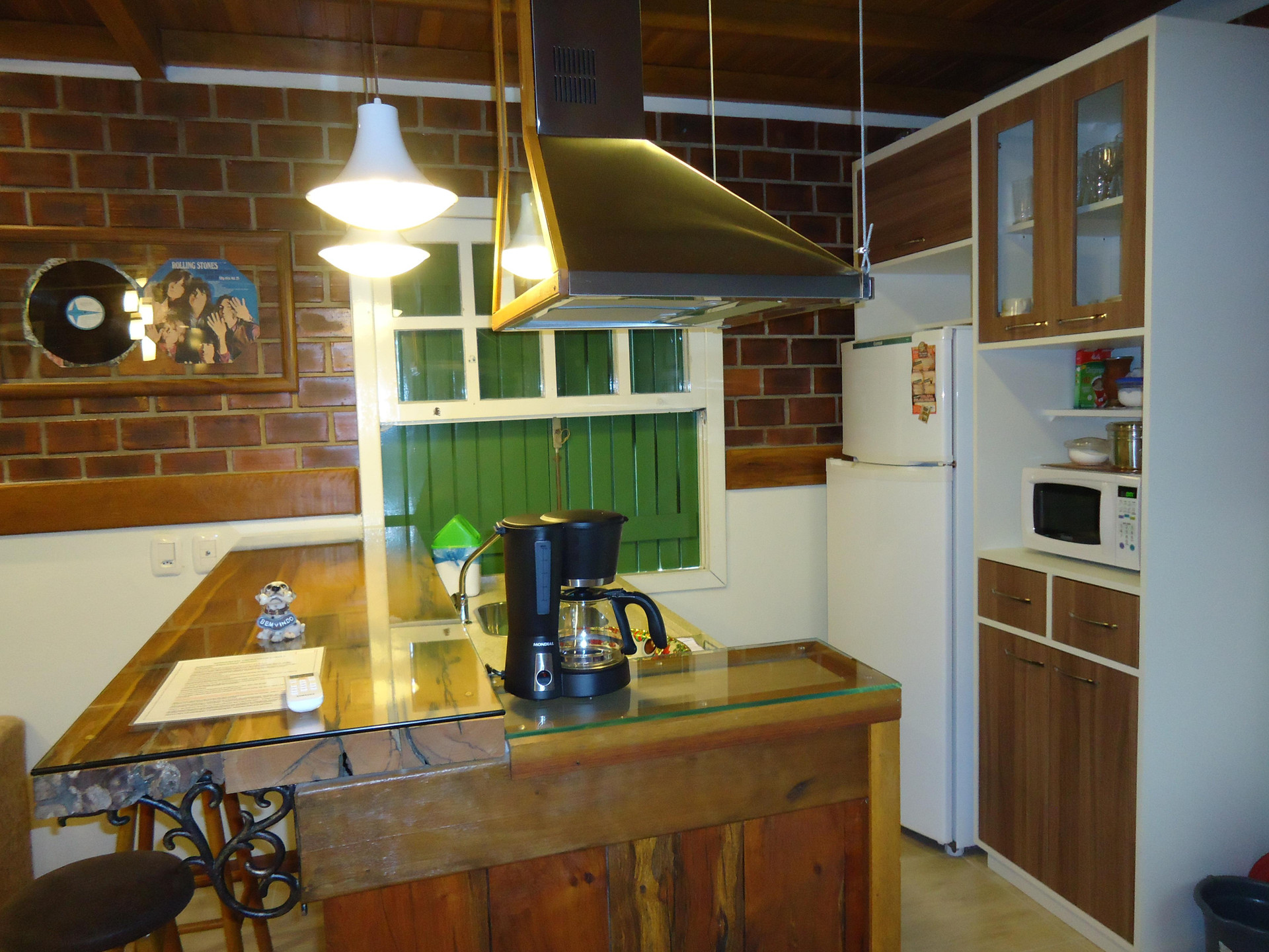 image-housing-carousel