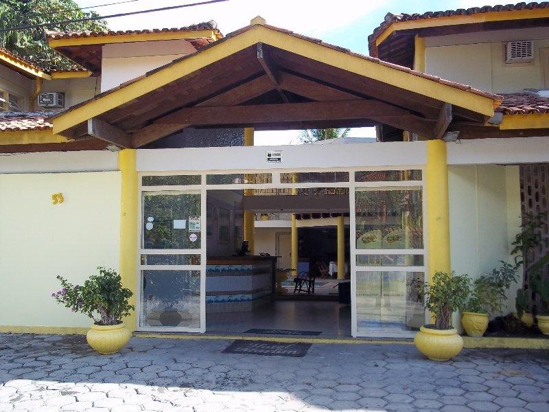 image-housing-carousel