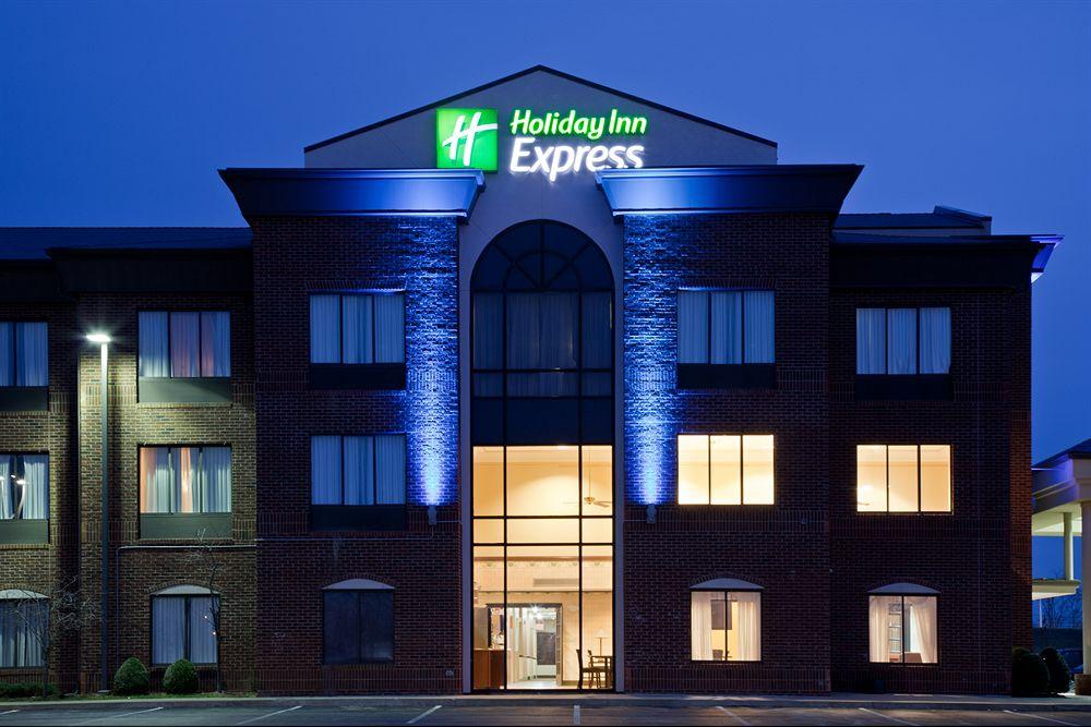 Holiday Inn Express & Suites Shelbyville image
