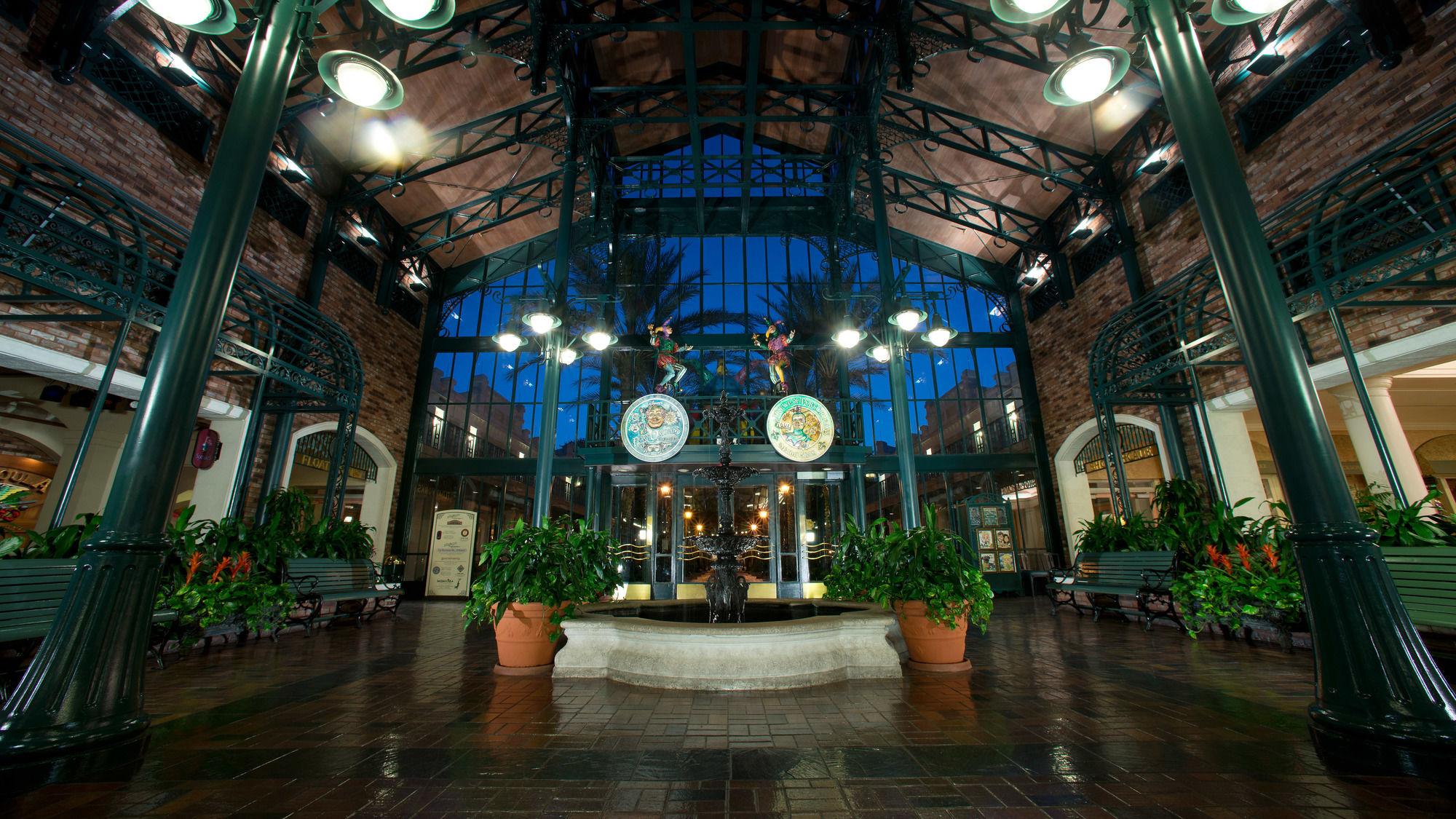 image-housing-carousel