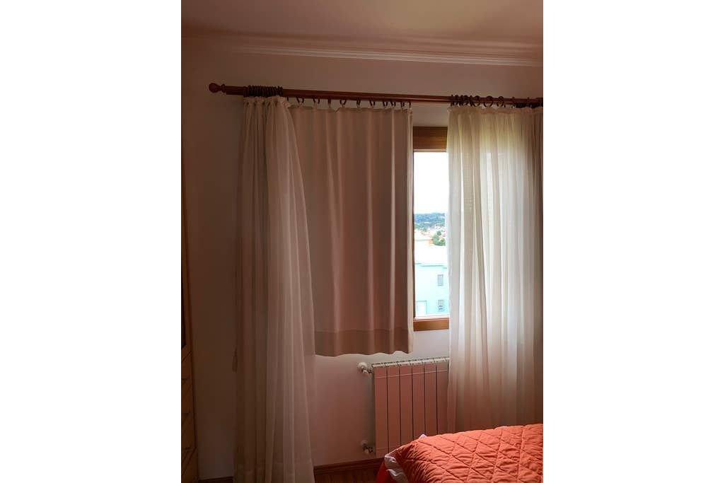 image-housing-carousel