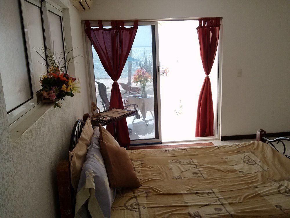 image-housing-carousel